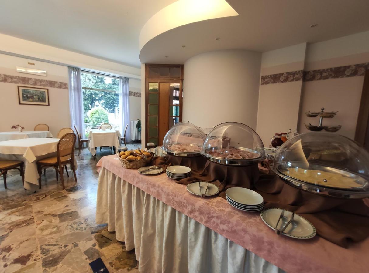 Hotel 2 Palme Тори дел Бенако Екстериор снимка