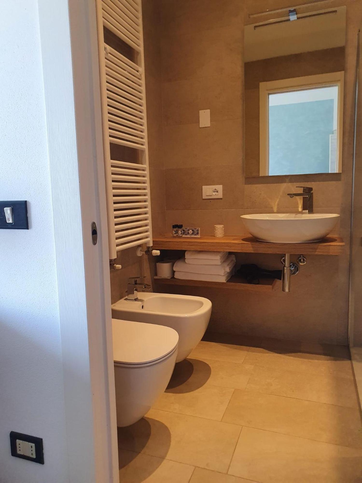 Hotel 2 Palme Тори дел Бенако Екстериор снимка