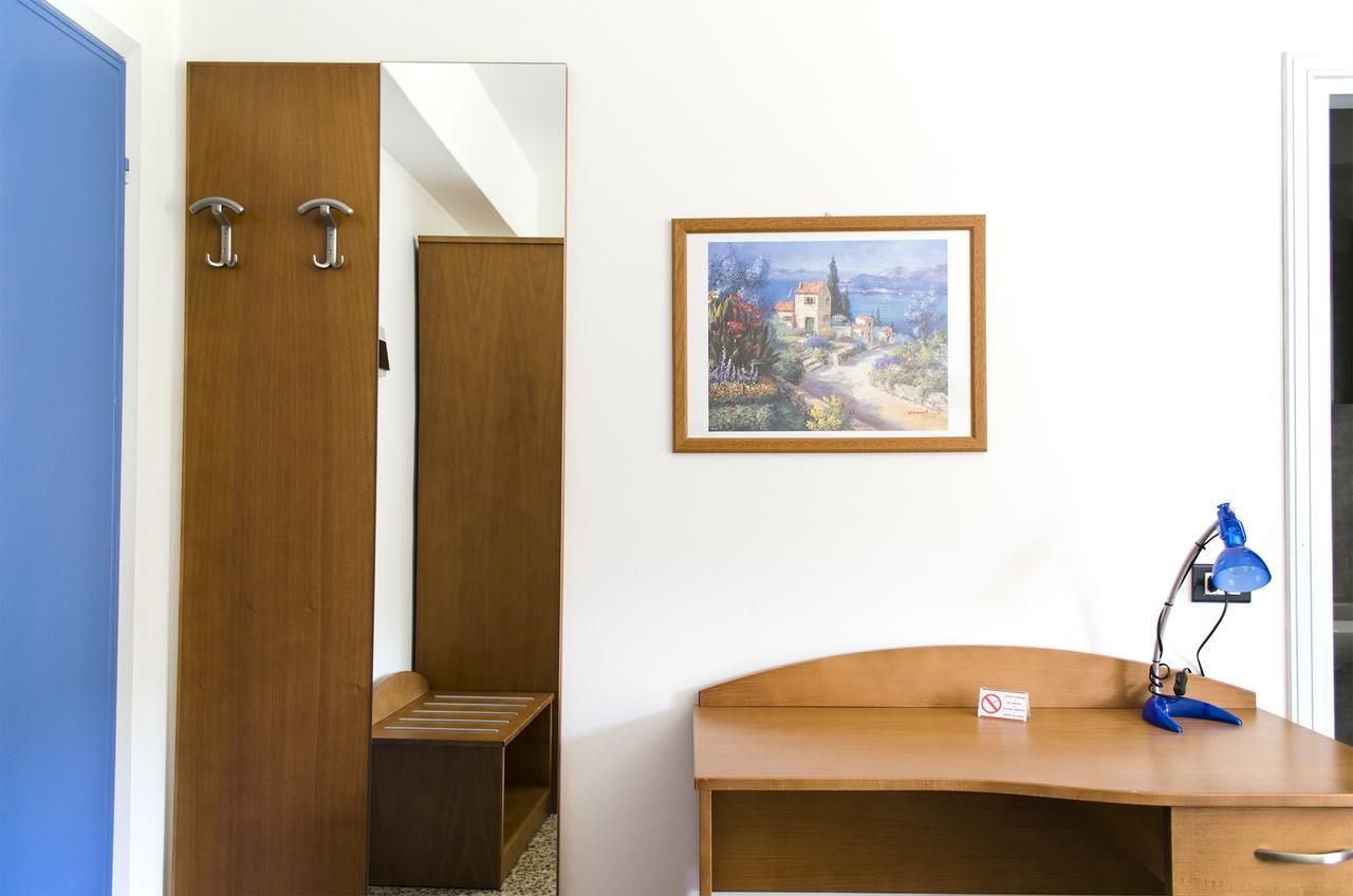 Hotel 2 Palme Тори дел Бенако Екстериор снимка